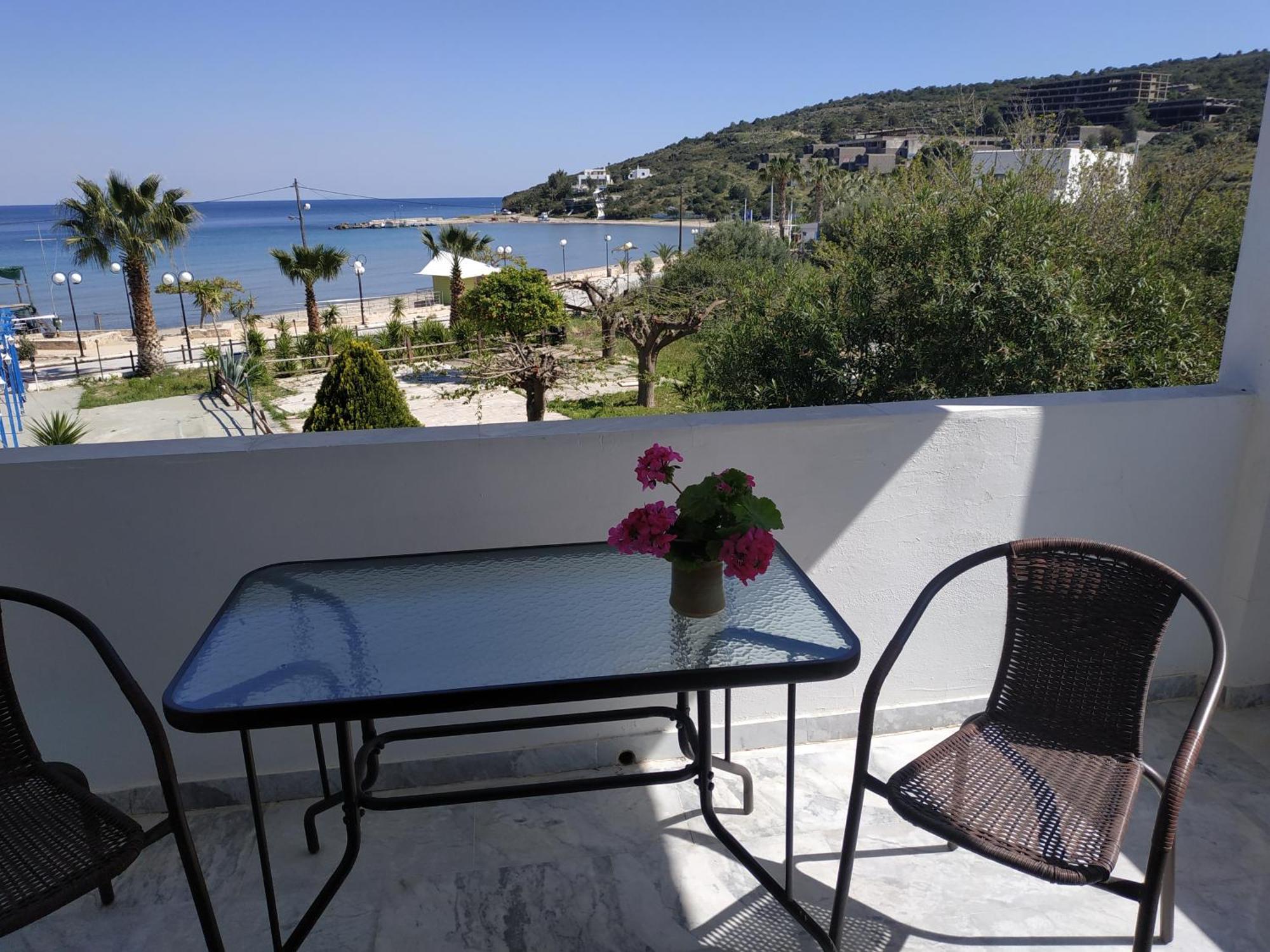 Παραθαλασσια Στουντιο Μιχαλιας Sea View Studio Michalias Agia Marina  Exterior photo